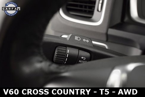 Used 2016 Volvo V60 T5 Cross Country w/ Climate Package image 25