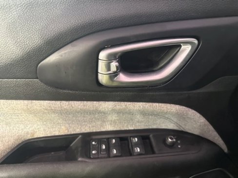 Used 2022 Jeep Compass Latitude image 10