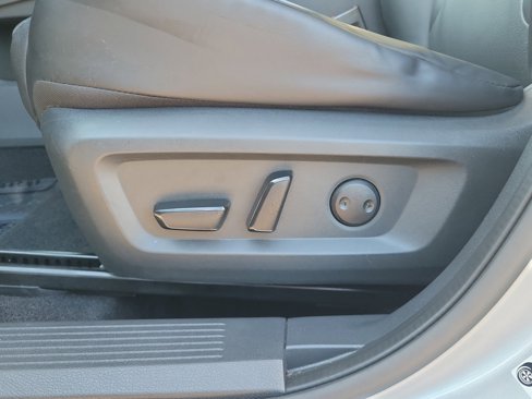 Used 2021 Nissan Rogue SV w/ Premium Package image 23