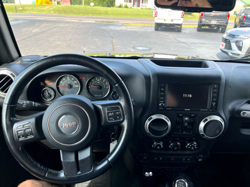 Used 2016 Jeep Wrangler Unlimited Sahara w/ Connectivity Group image 14