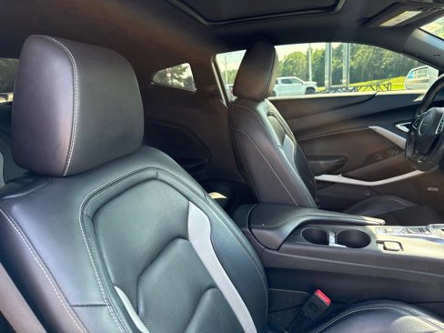 Used 2019 Chevrolet Camaro LT w/ RS Package image 10