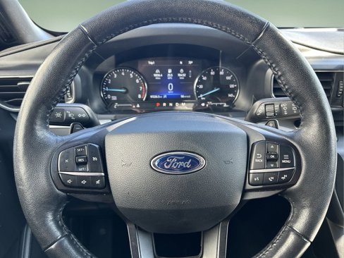 Used 2020 Ford Explorer XLT w/ Equipment Group 202A image 3