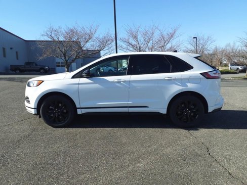 Used 2024 Ford Edge SE w/ Black Appearance Package image 6