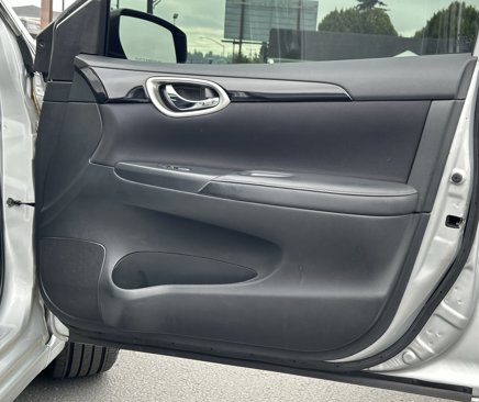 Used 2017 Nissan Sentra SV w/ Style Package image 11