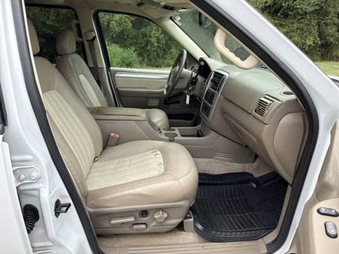Used 2004 Mercury Mountaineer Convenience image 24