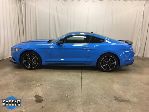 Used 2017 Ford Mustang GT Premium w/ Equipment Group 401A image 7