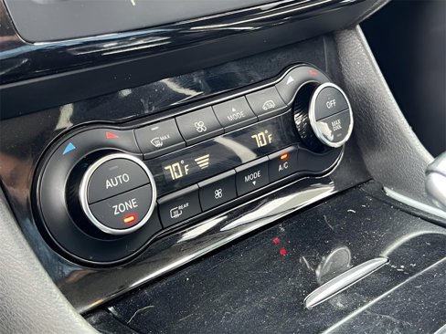 Used 2017 INFINITI QX30 Sport image 34