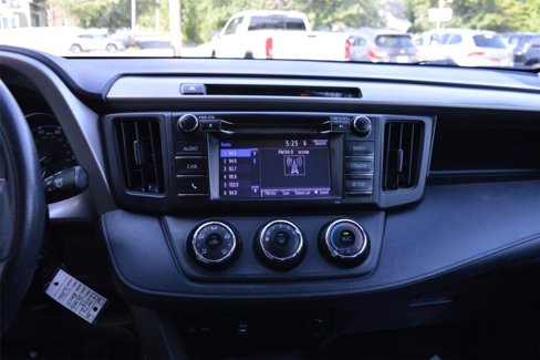 Used 2018 Toyota RAV4 LE image 18