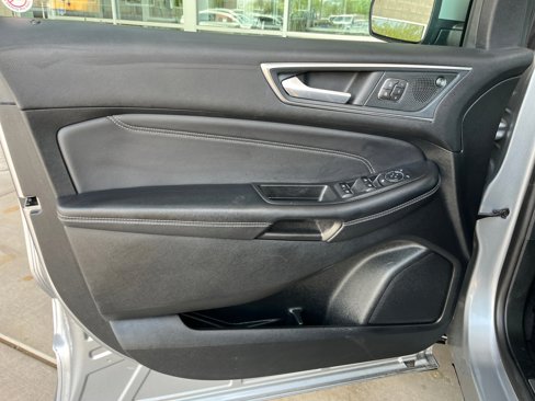 Used 2024 Ford Edge Titanium image 13