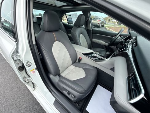 Used 2018 Toyota Camry XLE image 31