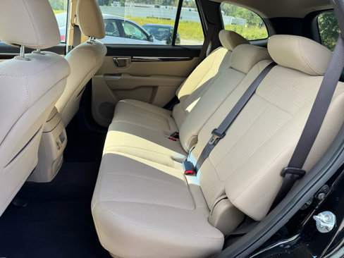 Used 2012 Hyundai Santa Fe GLS image 18