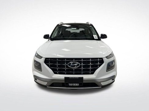 Used 2023 Hyundai Venue Limited image 11