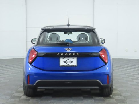 Certified 2025 MINI Cooper 2-Door Hardtop image 6