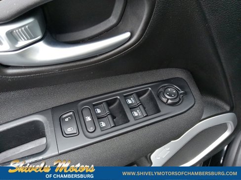 Used 2019 Jeep Renegade Latitude image 25