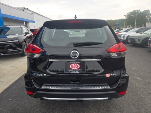 Used 2018 Nissan Rogue S image 5