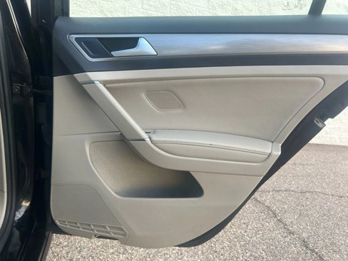 Used 2015 Volkswagen Golf TDI SEL image 16