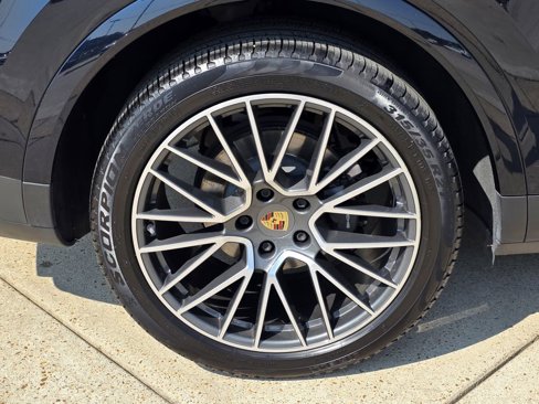 Used 2019 Porsche Cayenne image 15