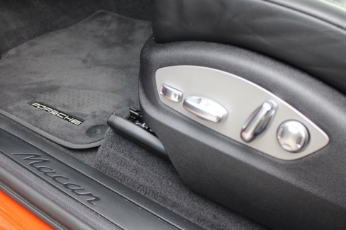 Certified 2024 Porsche Macan image 20