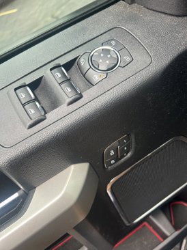 Used 2018 Ford F150 Lariat w/ Equipment Group 502A Luxury image 8