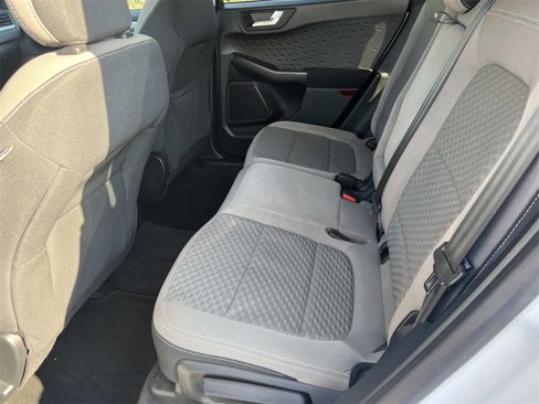 Used 2020 Ford Escape SE image 12