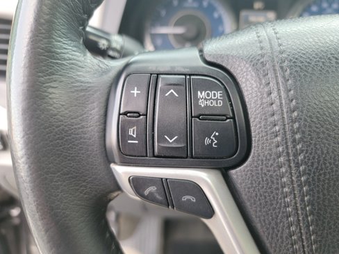 Used 2018 Toyota Sienna XLE image 25