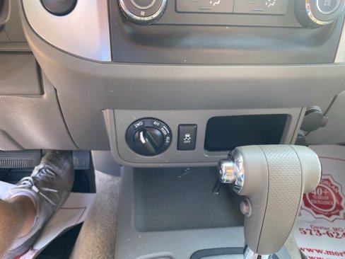 Used 2013 Nissan Frontier SV image 22