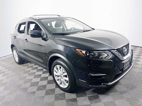 Certified 2020 Nissan Rogue Sport SV image 3