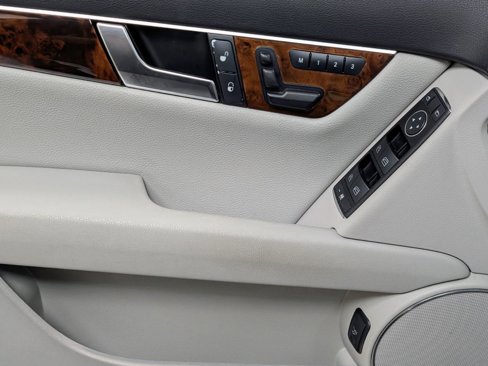 Used 2012 Mercedes-Benz C 250 Luxury image 14