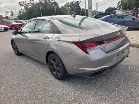 Used 2021 Hyundai Elantra SEL image 9