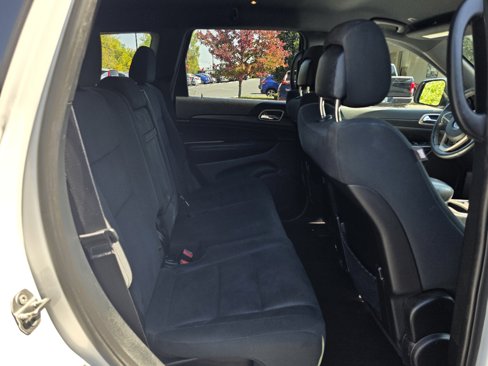 Used 2017 Jeep Grand Cherokee Laredo image 36