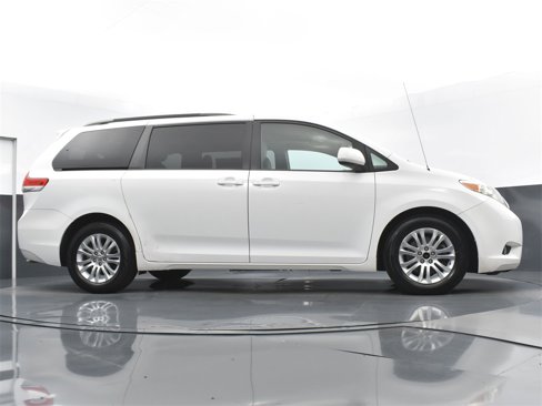 Used 2014 Toyota Sienna image 23