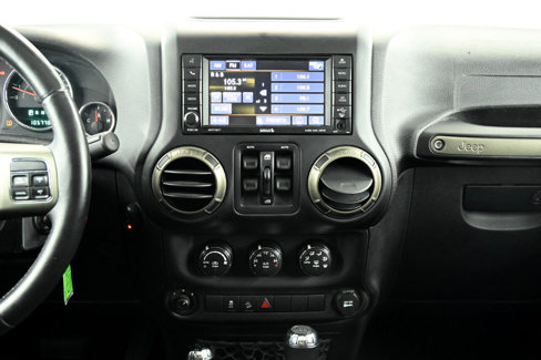 Used 2018 Jeep Wrangler Unlimited Sport image 27