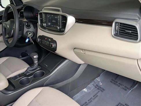 Used 2019 Kia Sorento LX image 20