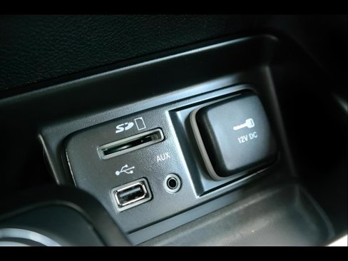 Used 2018 Jeep Cherokee Latitude Plus w/ Cold Weather Group image 20