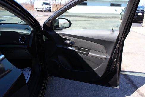 Used 2014 Chevrolet Cruze LT image 28