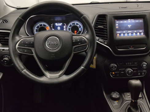 Used 2019 Jeep Cherokee Latitude w/ Cold Weather Group image 22