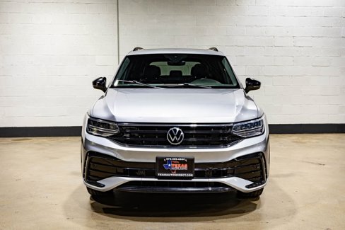 Used 2022 Volkswagen Tiguan SE R-Line image 3