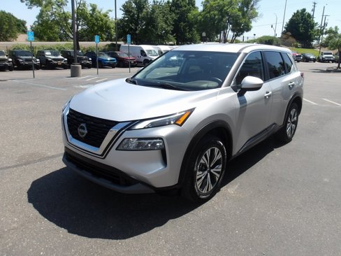 Used 2023 Nissan Rogue SV image 4