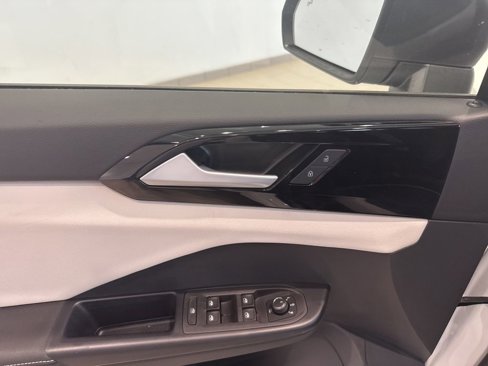 New 2025 Volkswagen Taos S image 18