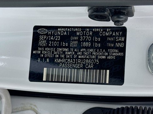Certified 2024 Hyundai Venue SEL image 32