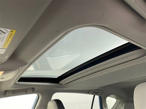 Used 2016 Toyota RAV4 Limited image 11