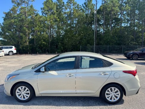 Used 2020 Hyundai Accent SE image 8