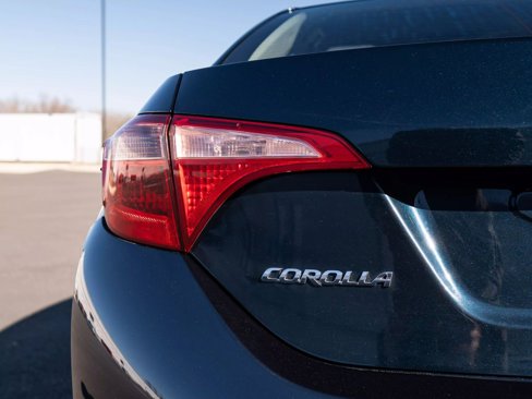 Used 2018 Toyota Corolla LE image 41