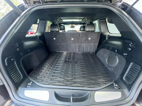 Used 2017 Jeep Grand Cherokee Overland w/ Jeep Active Safety Group image 11