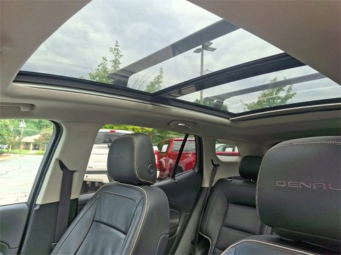 Used 2019 GMC Terrain Denali w/ Advanced Safety Package image 14