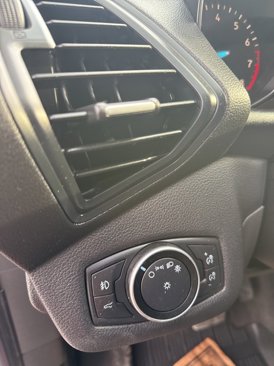 Used 2019 Ford Escape SE image 23