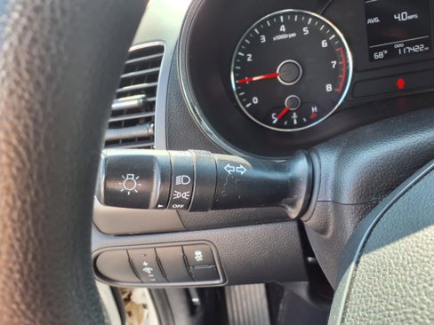 Used 2018 Kia Forte LX image 16