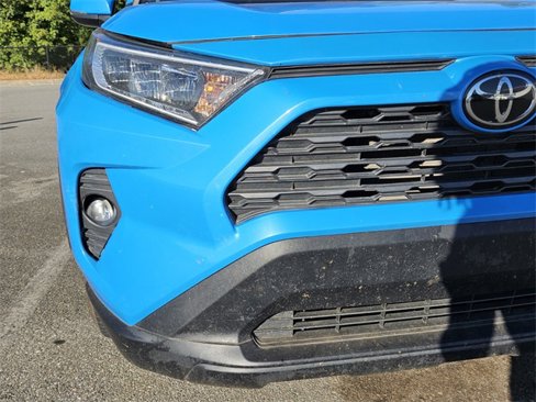 Used 2020 Toyota RAV4 XLE w/ Convenience Package image 14