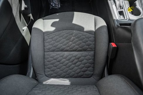 Used 2018 Chevrolet Equinox LT w/ Sun & Infotainment Package image 32