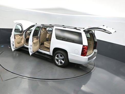 Used 2013 Chevrolet Suburban LTZ image 45